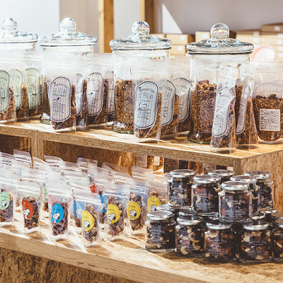 ピーナッツカフェ内のショップ