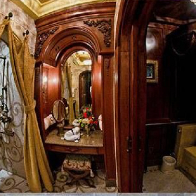 シャワー室とトイレと化粧台