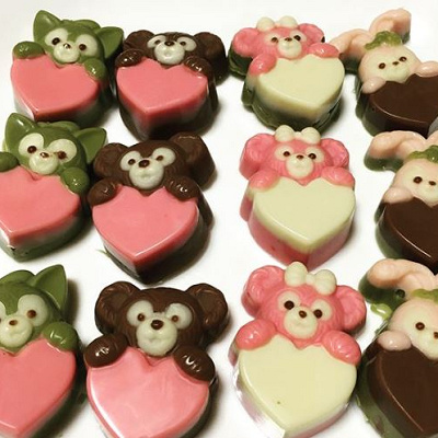 型に流し入れるだけ簡単チョコレート