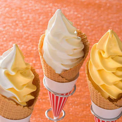 ソフトクリーム(左からミックス、ミルク、パンプキン)