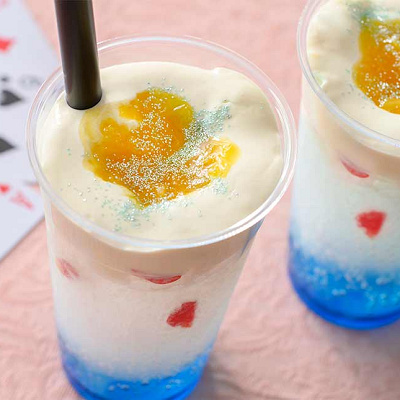 スパークリングドリンク（ブルーシロップ、甘夏、ホイップ）