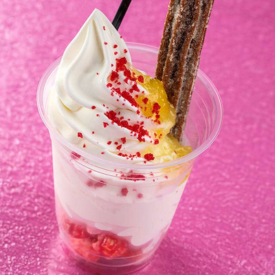 スペシャルサンデー（チーズソフトクリーム＆チュロス）