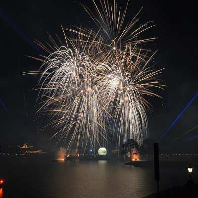 他のパークにない壮大な花火ショー