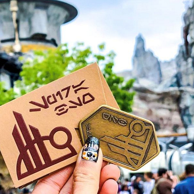 ディズニーランド　ギャラクシーエッジ　ギフトカード Batuuの現地通貨、BattuanSpiraを手に入れよう！ スター