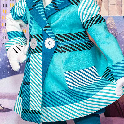 ターコイズブルーを基調にしたおしゃれなチェック柄コート