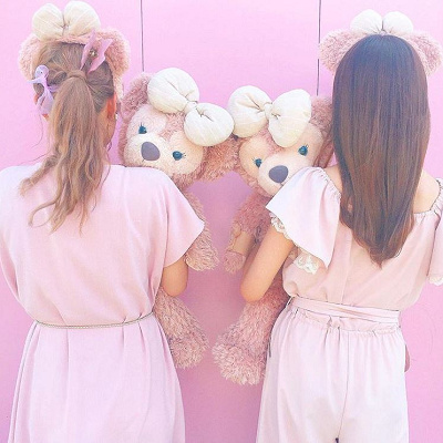 薄ピンクで統一した甘コーデ