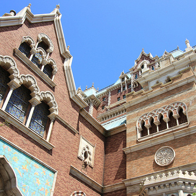 タワー・オブ・テラーに来たらステンドグラスをじっくり見てみましょう