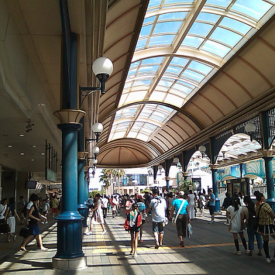 舞浜駅の出口から気分はディズニー。ディズニーランド駅でも良かったような気もしますが…