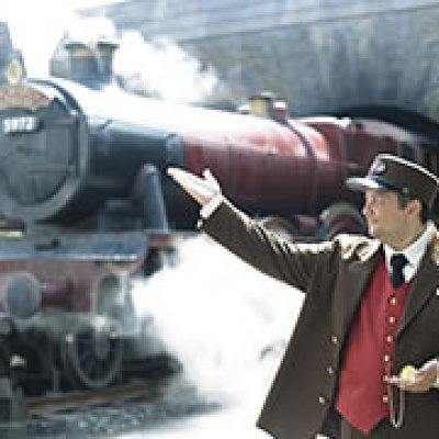 ホグワーツ特急と車掌さん