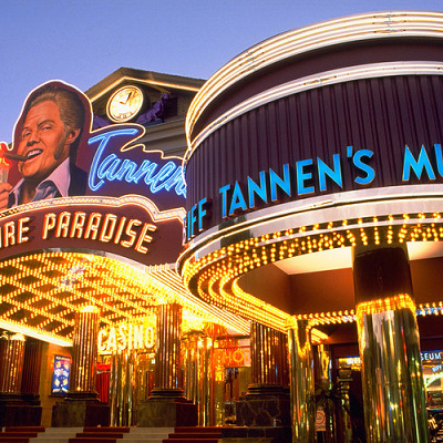 ドクが捨てたスポーツ年鑑がめぐりめぐってこんなことに！