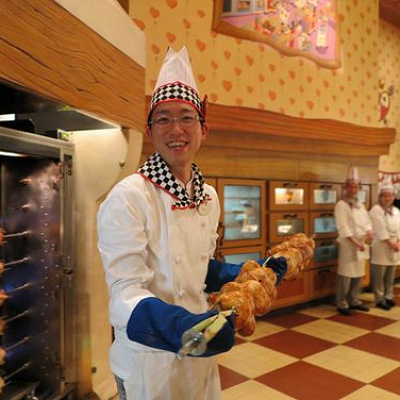 東京ディズニーランドのクイーン・オブ・ハート・バンケットホール 調理業務のカリナリーキャストさん