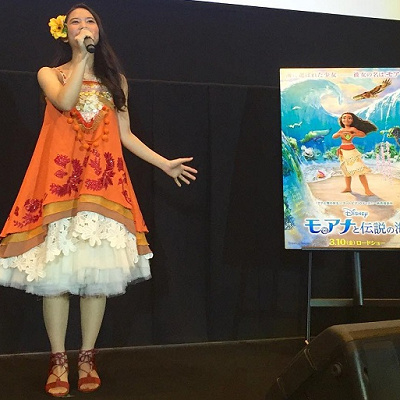日本版モアナ役の屋比久知奈（やびくともな）