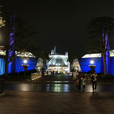 夜のトゥモローランド