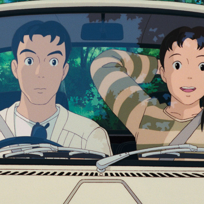 車で談笑するトシオとタエ子