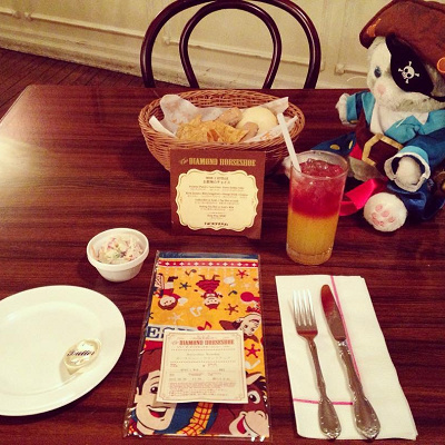 トイストーリーのバンダナはお土産に