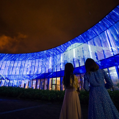 屋外からの様子（屋内からも観覧可）