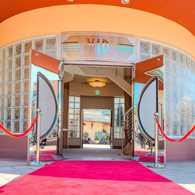 ツアー参加者が利用できるVIPエントランス