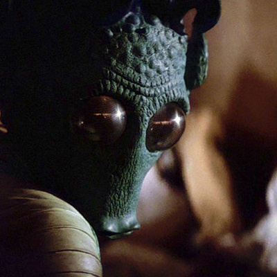 声は声優の声を加工