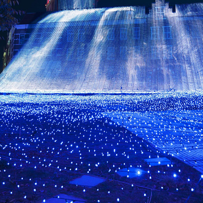 アートガーデンの光の滝