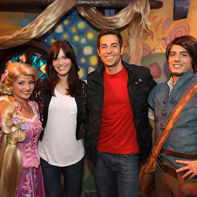 ラプンツェルの声を担当したマンディ・ムーアさんが出演したディズニー実写作品は何？