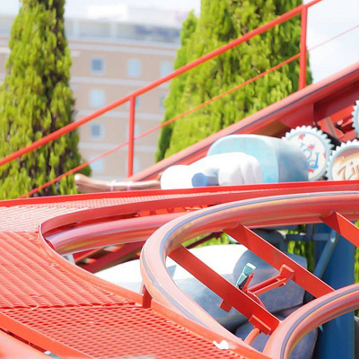 ジュースのフタのようなものが3つ集まると…？