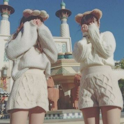 白ニットコーデ