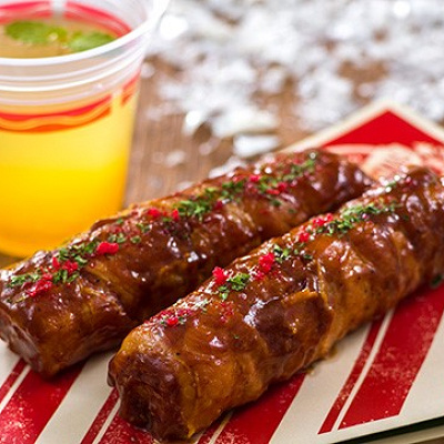 クリスマスカラーのおつまみとともに。