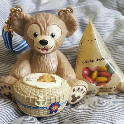 カラフルチョコレートミニスナックケース付き