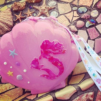 アリエルとフランダーのシルエット付き