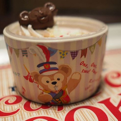 ストロベリーミルクムーススーベニアカップ付き