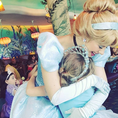 こんな感じでハグもできちゃう！英語が堪能ならおしゃべりもできます