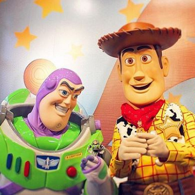 人気キャラクターと触れ合える☆