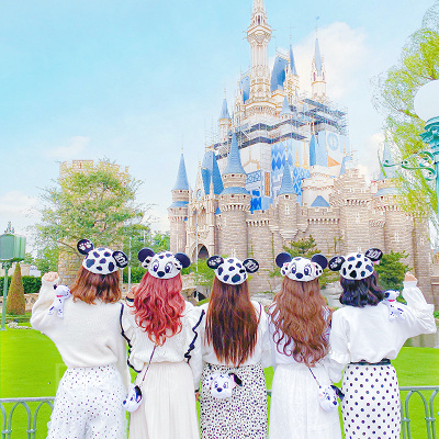 イヤーハット×ブラック×ホワイトで101匹わんちゃんコーデ