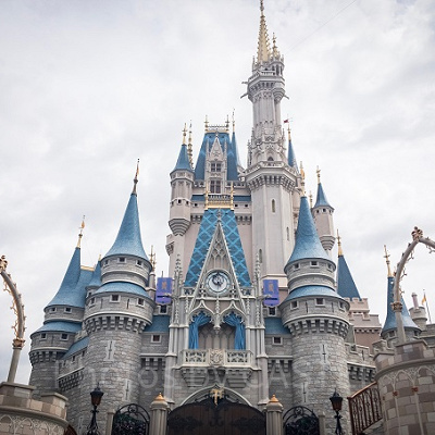 1枚目（マジックキングダムにて撮影・フロリダ）