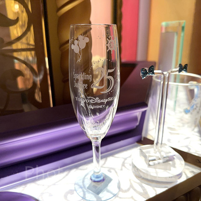 25周年のフルート型グラス