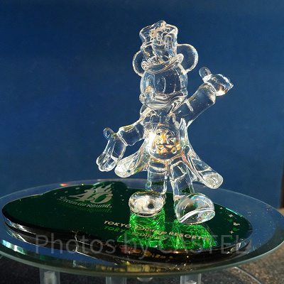 40周年のガラスフィギュア