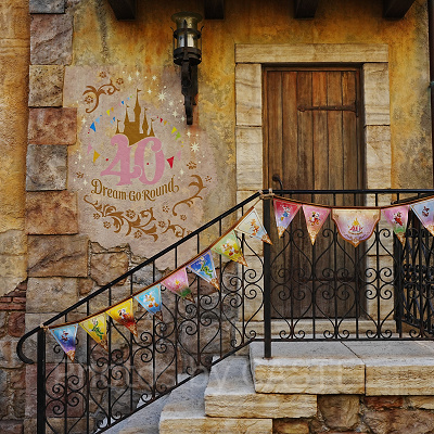 パペリーノ通りの40周年フォトスポット