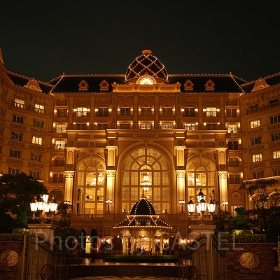 外観もかわいいディズニーホテル