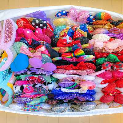 大量のディズニーカチューシャ