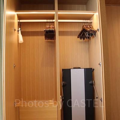 最大8人が泊まれる部屋は収納もたっぷり