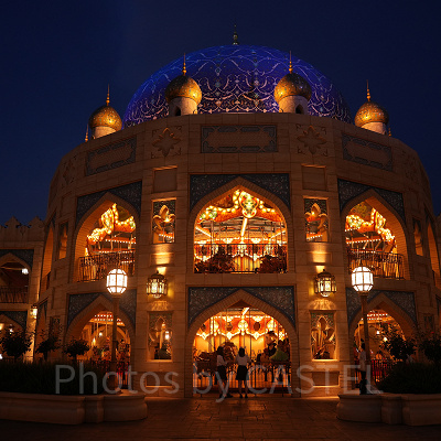 二階建てメリーゴーランドは珍しい