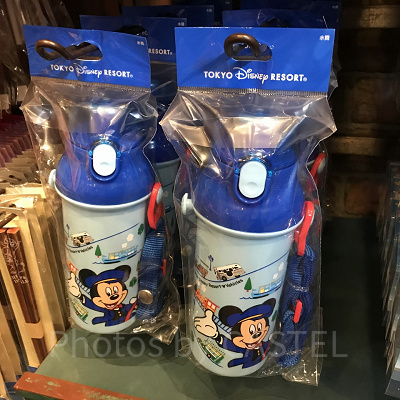 ミッキーデザインのかわいらしい子ども向け水筒