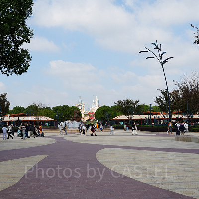 上海ディズニーへのアクセス（行き方）：地下鉄の最寄駅からのプロムナード