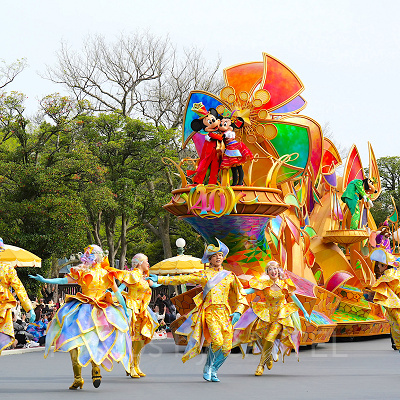 「リビングインカラー」歌詞にも注目！