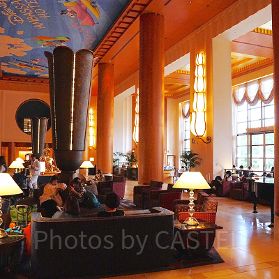 アンバサダーホテルのロビー