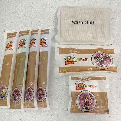 トイ・ストーリーホテルの洗面台に用意されているアメニティ