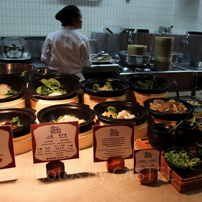 シェフが作るオリジナル麺のスタンド