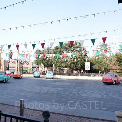 カリフォルニアアナハイムディズニーのアトラクション：ルイジのローリッキン・ロードスター