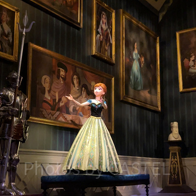 生まれてはじめてを歌うアナ〔アナとエルサのフローズンジャーニー〕