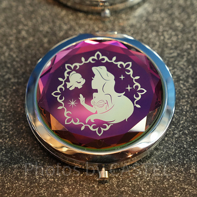 アリエルのコンパクトミラー